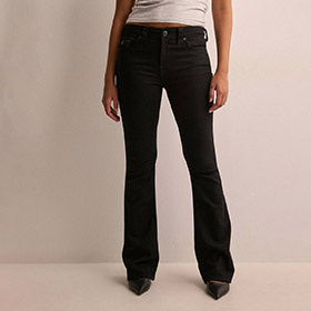 becca-mr-bootcut-body-rinse-black-true-religion.jpg